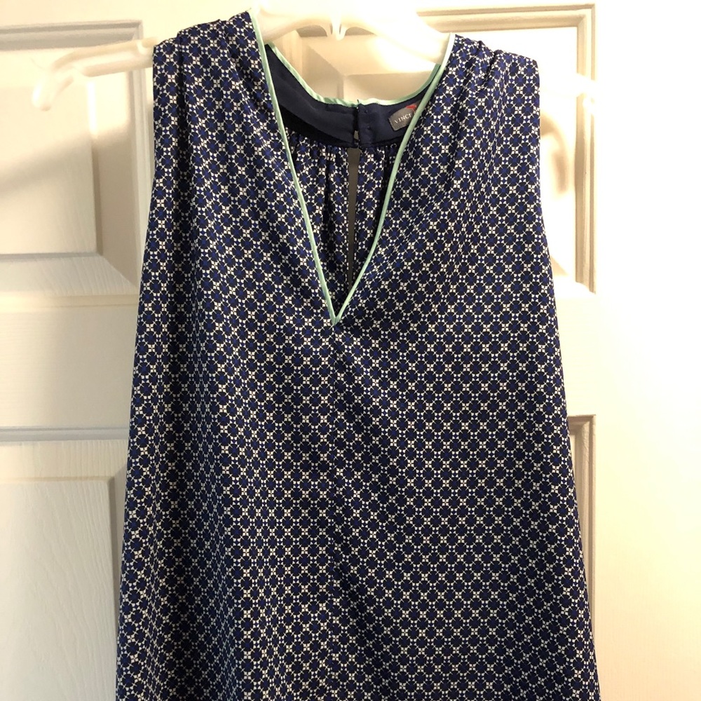 Vince Camuto blue geo print tunic top